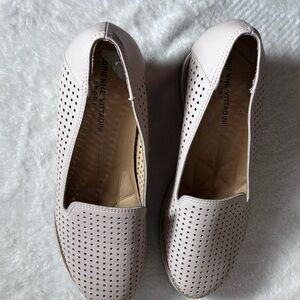 Adrienne Vittadini Women’s Esmeralda Light Pink Perforated Wedge Heels Size 8.5